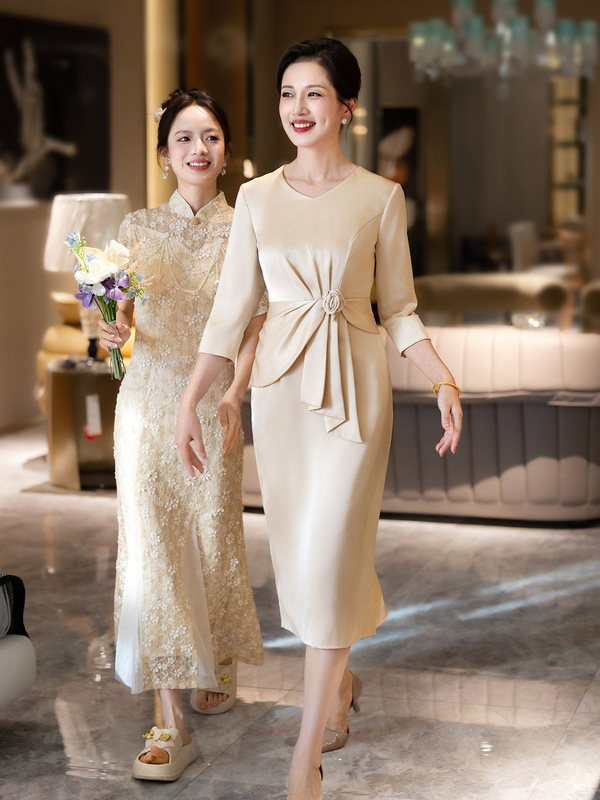 新款高端婚礼丈母娘装结婚连衣裙妈妈装喜婆婆婚宴装改良旗袍礼服|undefined