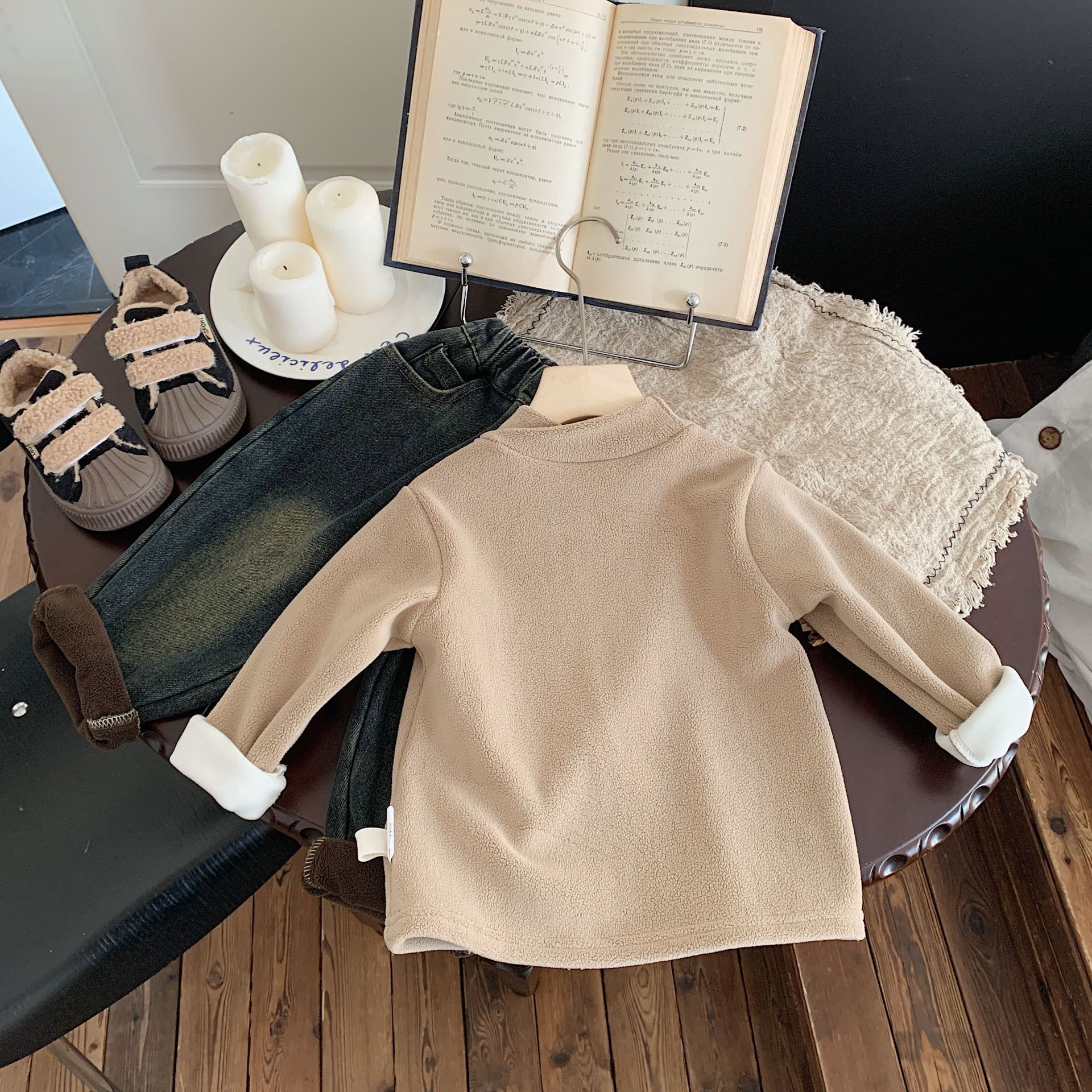 2023 Bangcheng Winter Korean Edition Men's Small and Medium School Children's Embroidered Letter Plush Bottom Fashion_voghion.com