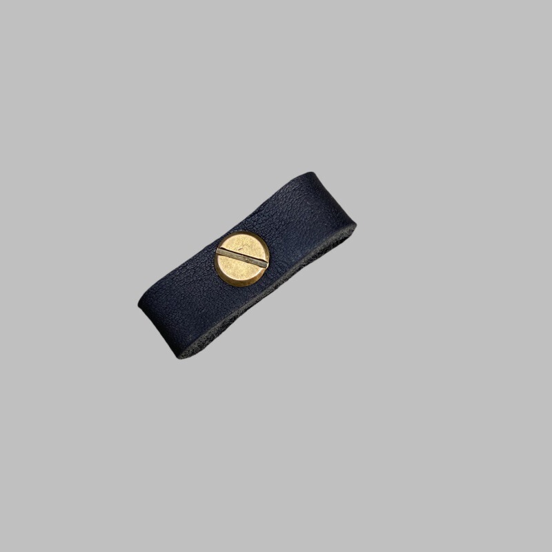 Cowhide Creative Retro Keychain Pure Handmade First-Layer Genuine Leather Car Keychain Suitable for Mercedes-Benz, Bmw and Audi