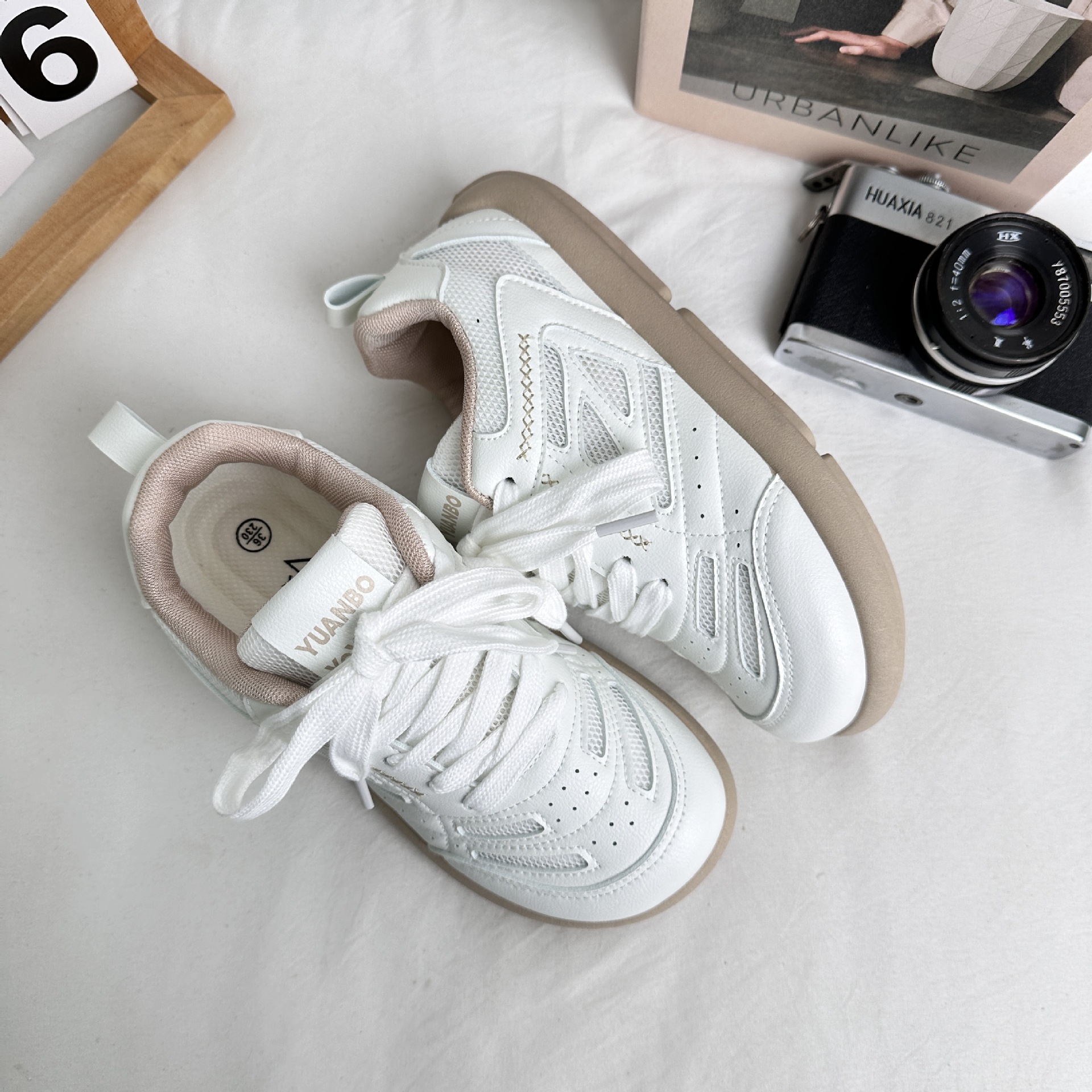 Yuanbo2025 primavera nuevo estilo de zapatos de skate de cabeza cuadrada zapatos de lona casuales de mujer zapatos de lona transpirables coreanos zapatos blancos