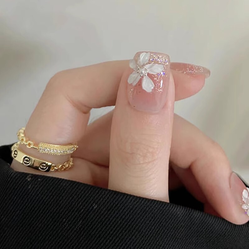 Ice-transparent white camellia pearl hand-painted pure hand-worn nail nail stickers short high-end white