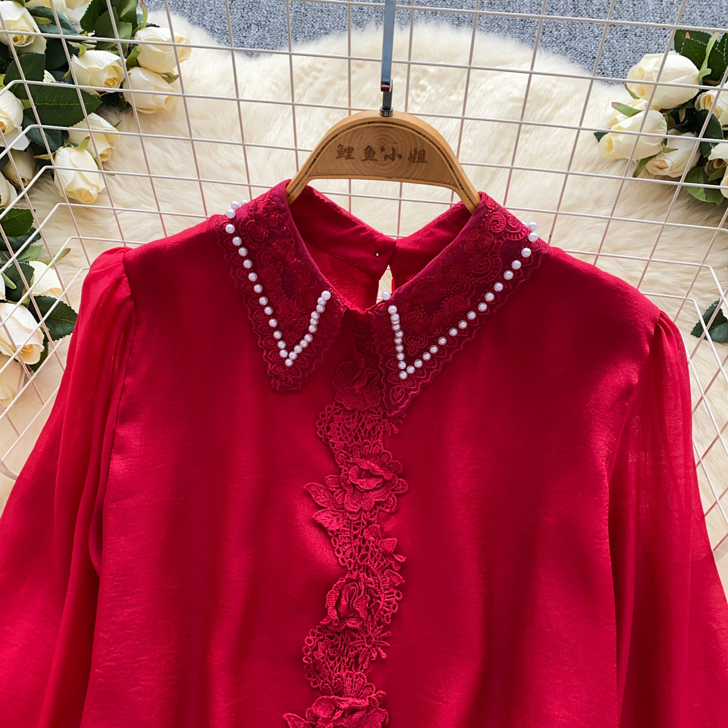 Camicetta donna stile francese in pizzo con perle e dettagli mesh_voghion.com