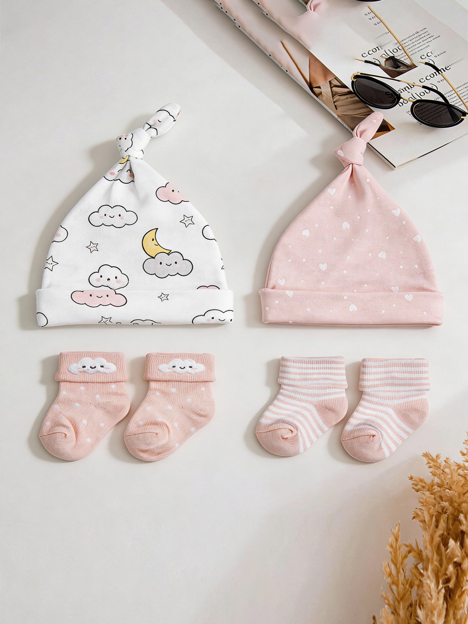Nuevo bebé sombrero calcetín conjunto primavera y otoño pequeño mes de dibujos animados lindo bebé sombrero de bebé calcetín recién nacido