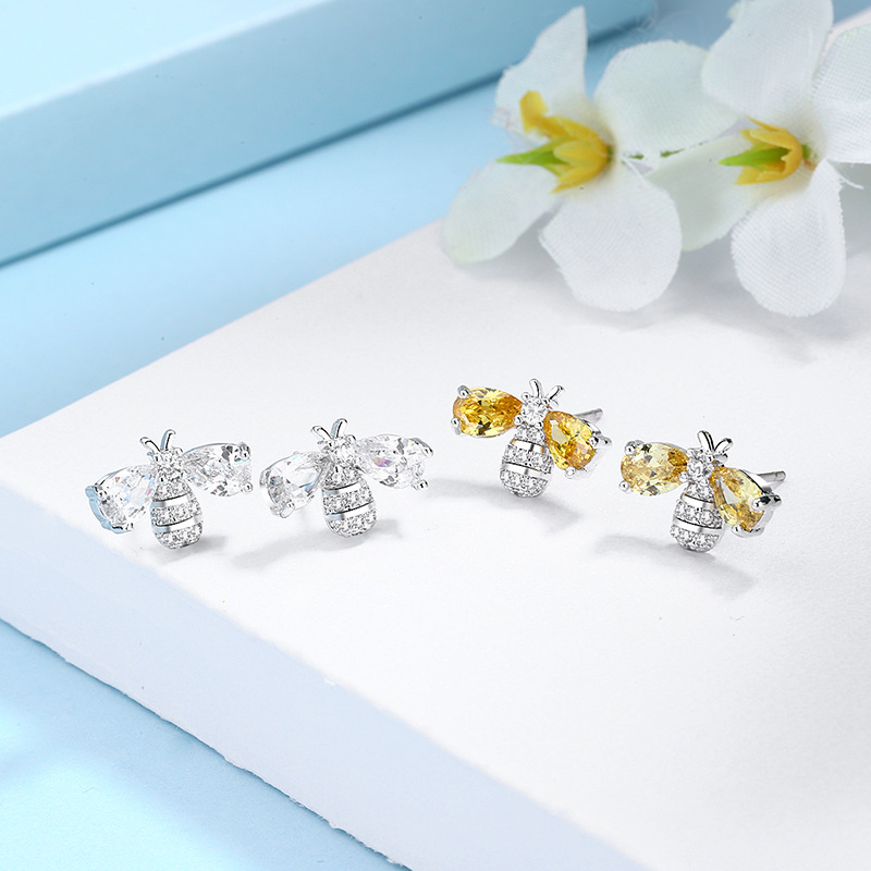 8g Weight Copper Ear Needle Material Zircon Inlay Material Ear Studs Classification 1 Pair Quantity 1 Pair Elegant Classic Style Bee Plating Copper Zircon Ear Studs
