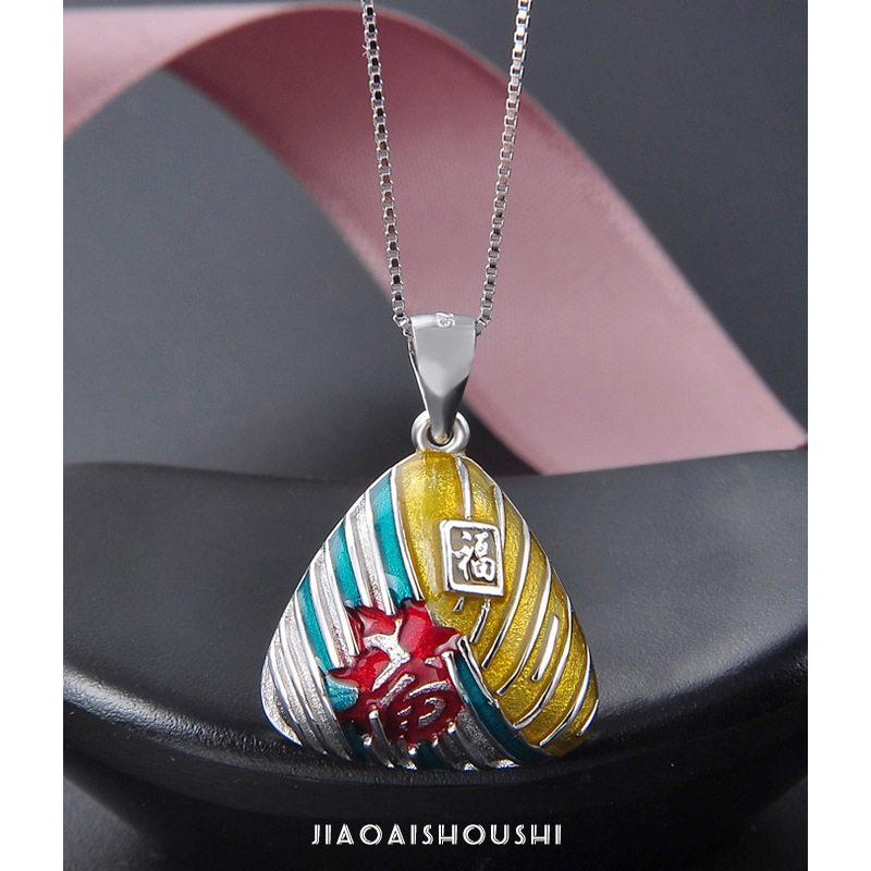 S925 colgante de plata estilo nacional del Dragon Boat Festival Fu caracteres colgante colgante collar de cadena de clavícula para mujeres un cabello
