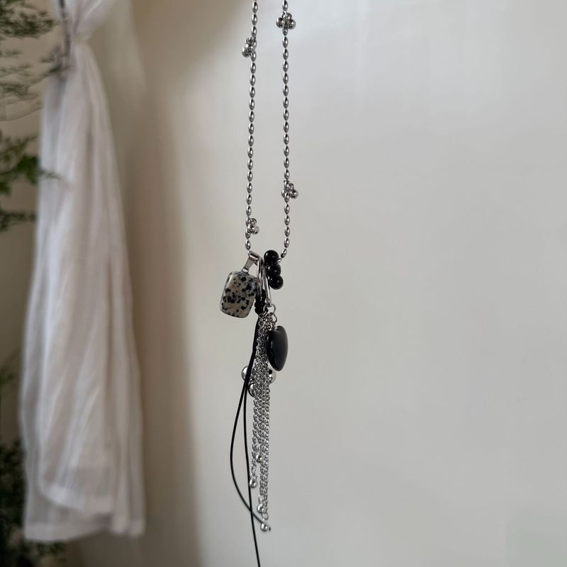 ニッチなハイエンドの天然石ブドウのつるラブネックレスレディースウォータードロップペンダント調節可能なスタック可能なロングセーターチェーン|undefined