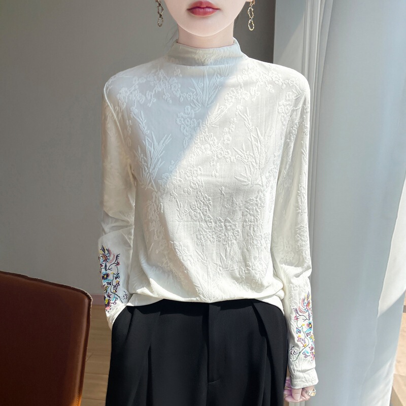 Fine Knit 2026 Spring Women's New Designer Style Chinese-Style Embroidered Small Stand Collar Loose-Fitting Base Knit Sweater Fine Knit 2026 Spring Women's New Designer Style Chinese-Style Embroidered Small Stand Collar Loose-Fitting Base Knit Sweater