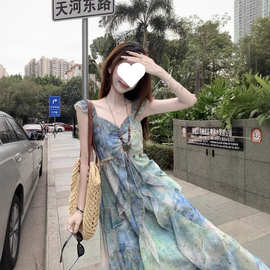 法式碎花吊带连衣裙女夏2026新款小个子高级感海边度假雪纺长裙