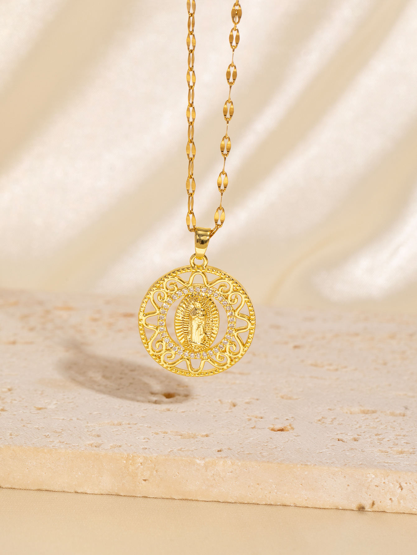 Outdoor, Shopping Occasion Copper Plating Virgin Mary Zircon Pendant Necklace