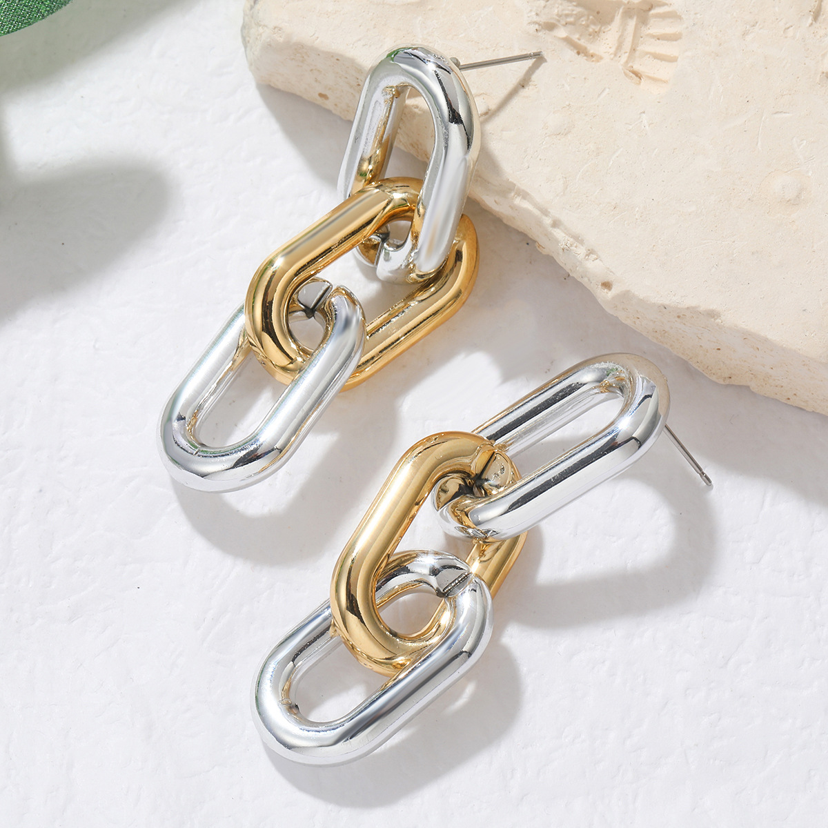 1 Pair Basic Modern Style Classic Style Geometric Solid Color Plating 304 Stainless Steel Arylic Drop Earrings display picture 10