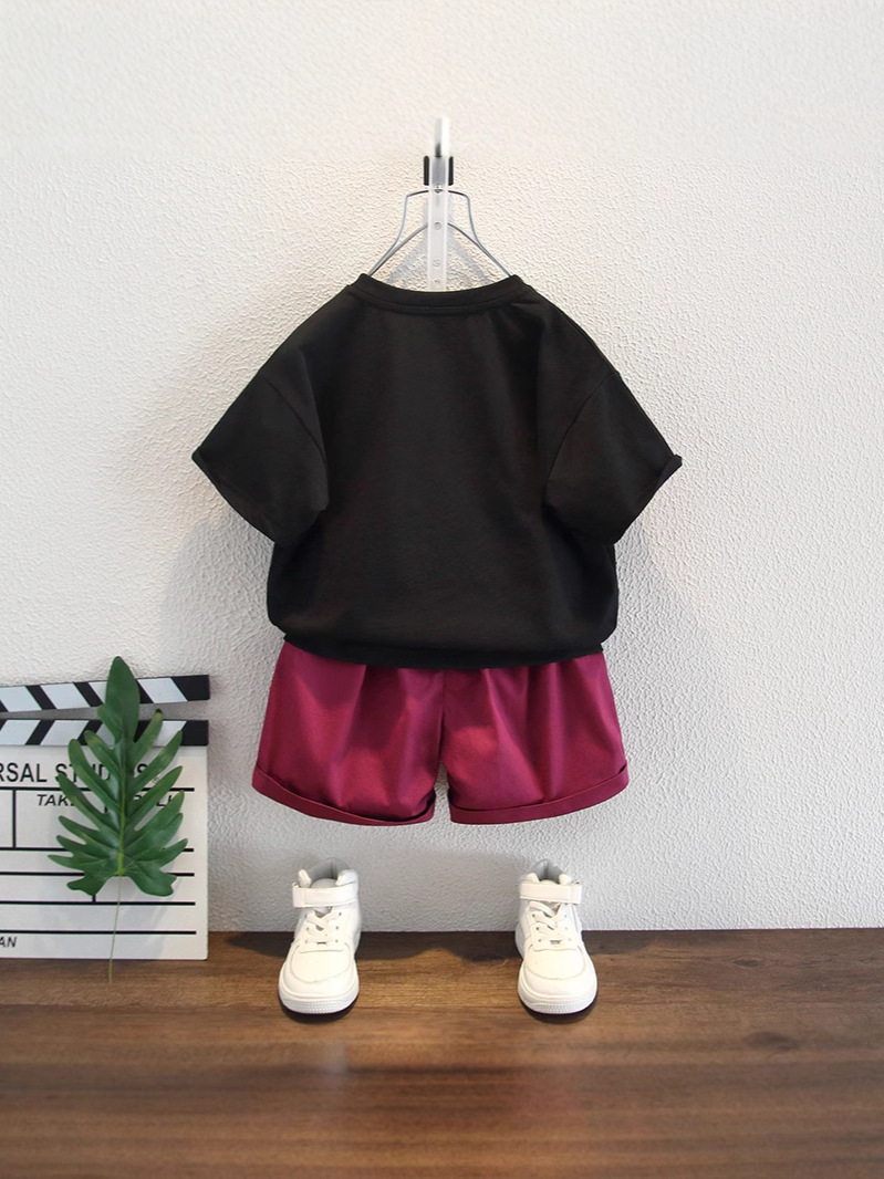 7974 Traje de manga corta de verano para niños 2025 Nuevo estilo para niños Bebé deportivo de estilo occidental Juego de dos piezas