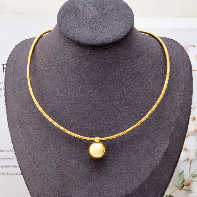Titanium steel vacuum furnace electroplating bent pipe necklace, female magnetic suction elastic snake bone chain collar_voghion.com