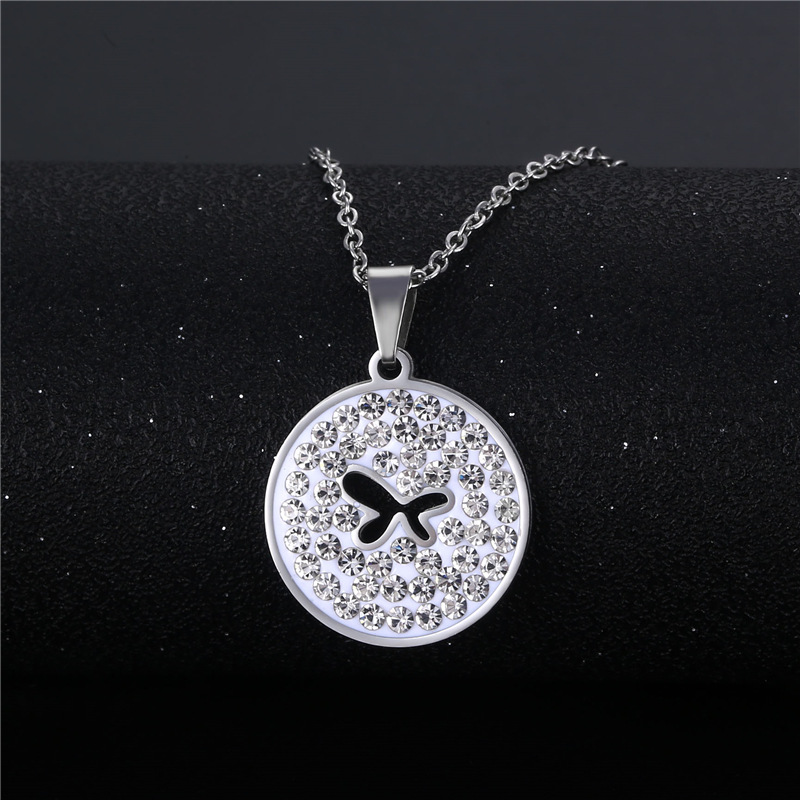 Wholesale Bijoux Simple Papillon Creux Pendentif Rond Collier En Acier Inoxydable Nihaojewelry display picture 2