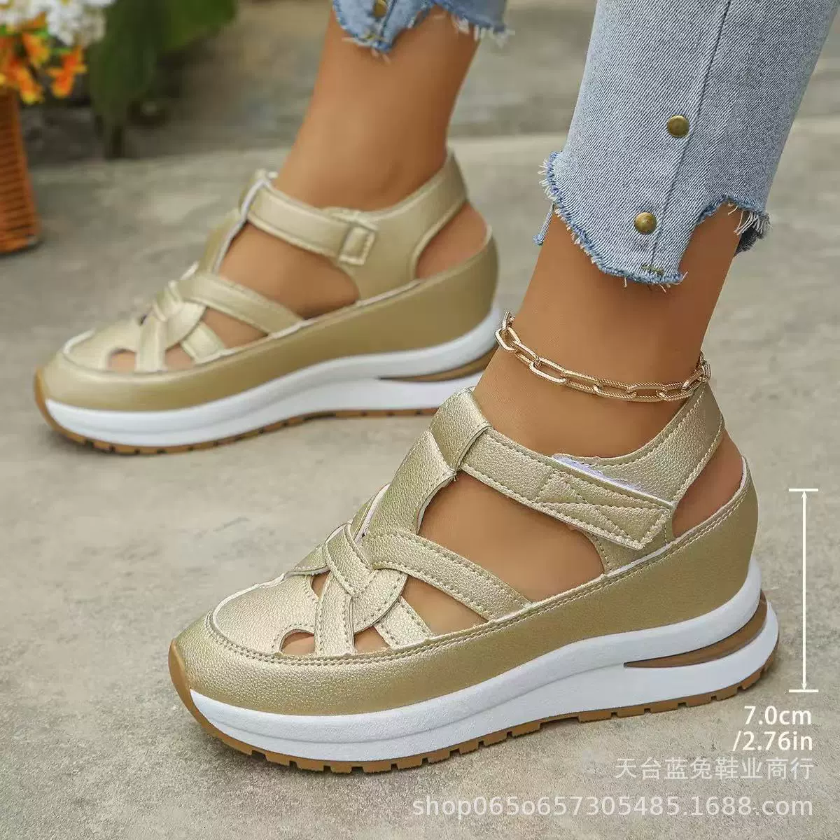 Женские сандалии больших размеров для внешней торговли, весна 2025, новые европейские и американские римские сандалии на клиновидном каблуке с липучкой, на толстой подошве, повседневная обувь