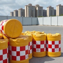 吹塑防撞桶现货珠三角地区马路防撞设施可注水灌沙高速公路围挡