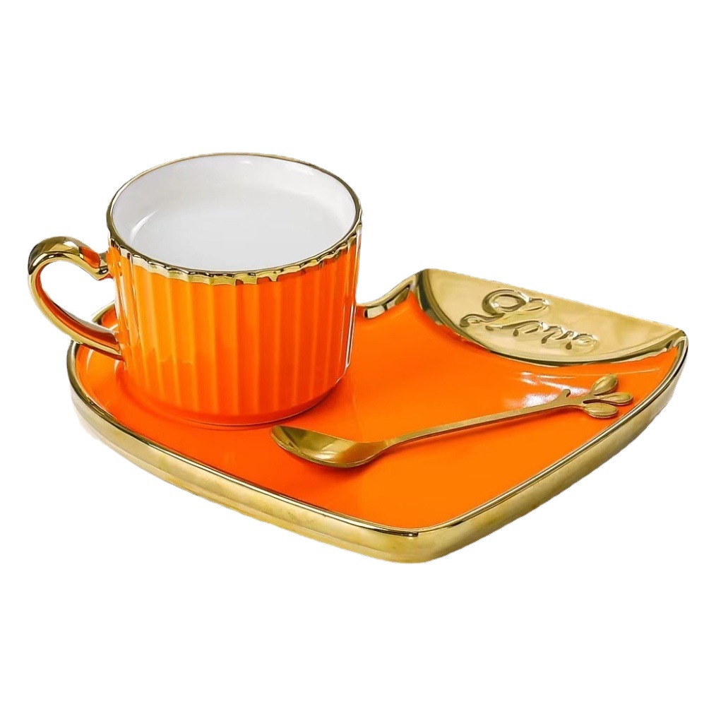 Taza de té de la tarde chapado en oro creativo y taza de platillo simple taza de café personalizada para el hogar con el regalo de la mano Taza de cerámica para beber