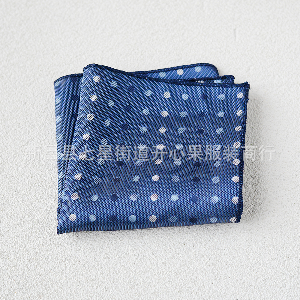 Traje de hombre pequeña bufanda cuadrada fábrica al por mayor moda poliéster accesorios de moda Vintage bordado patrón Toalla de bolsillo ropa de hombre