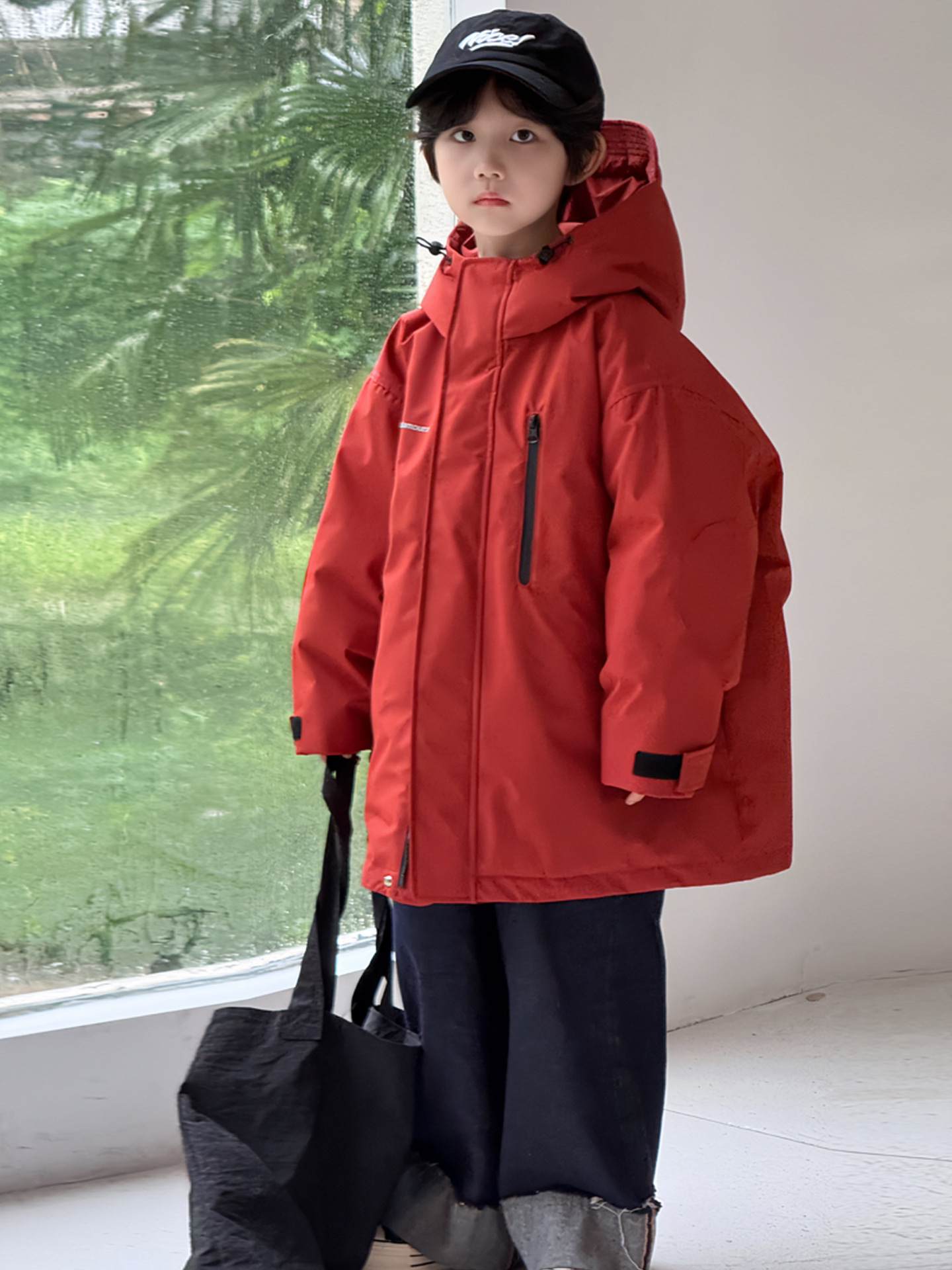 Trajes infantiles de plumón 2025 nuevo estilo coreano para niños y niñas niños mayores gruesos chaqueta impermeable de goma blanca