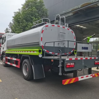 高速护栏清洗车载式护栏清洗设备城市道路护栏清洗车政府招标