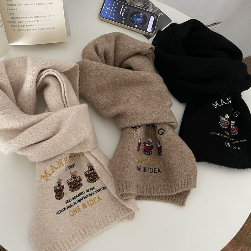 Sciarpa ricamata con tre piccoli orsetti ~ Dolce sciarpa in cashmere per il calore autunnale e invernale delle donne Coppia lavorata a maglia al collo_voghion.com