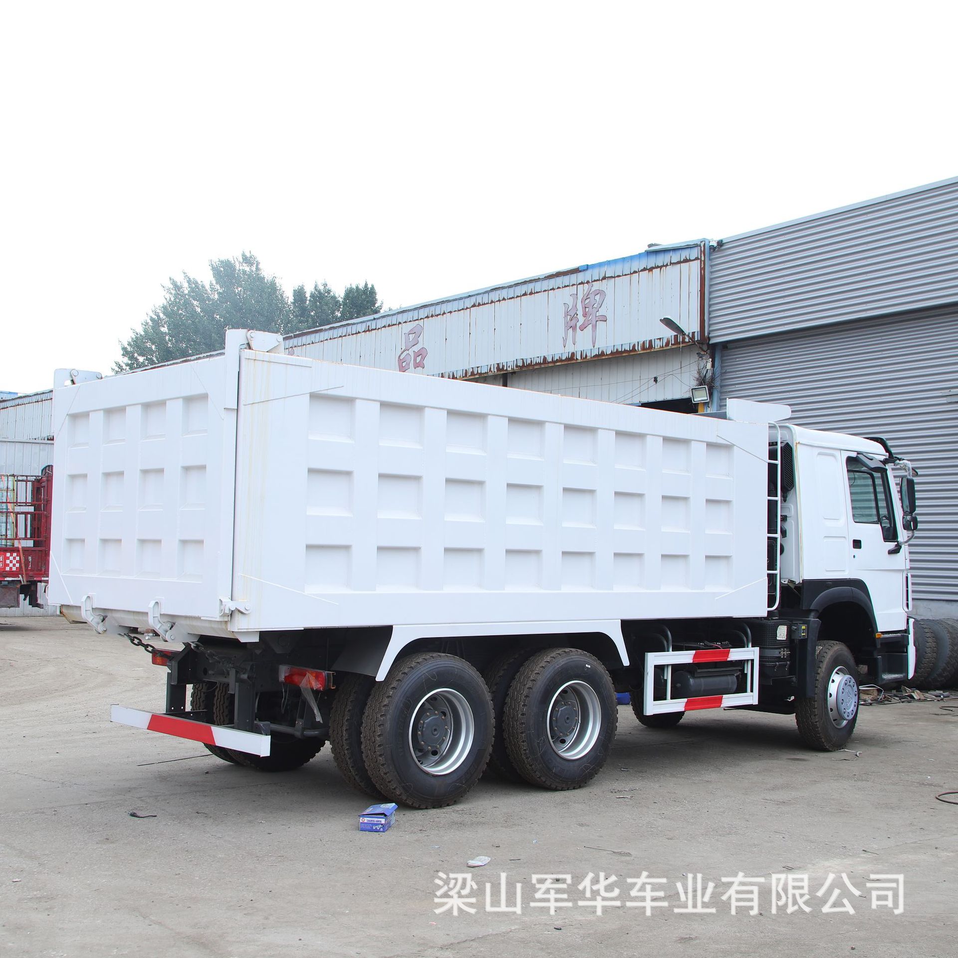 Export model: Sinotruk HOWO 6x4 dump truck, HOWO/dump truck, 375 horsepower sand and gravel transport vehicle