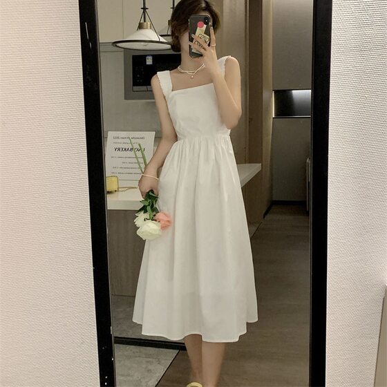 French style dress women's summer 2023 new mid-length waist slimming outer wear temperament first love suspender dress women's clothing