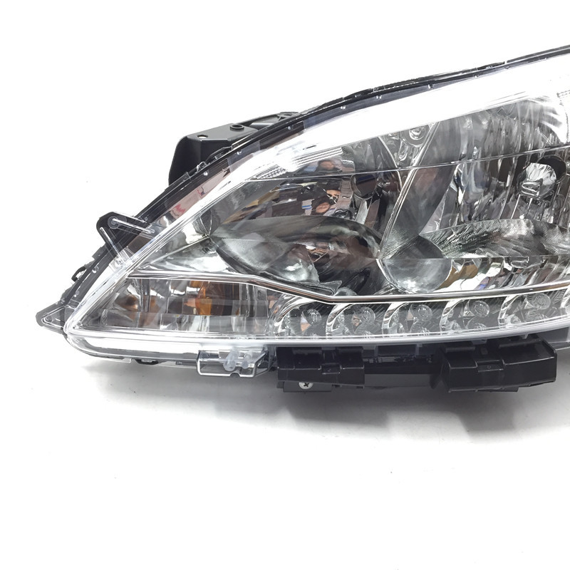Applicable to 12-14 Xuanyi headlamp semi-Assembly New Xuanyi headlamp high configuration with LED low configuration