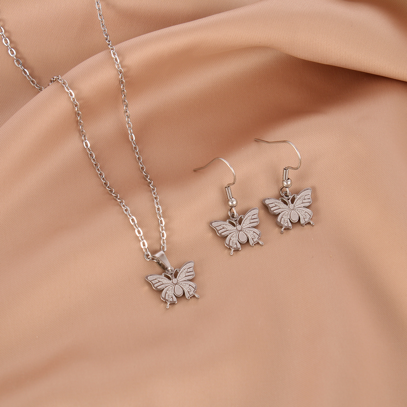 Fashion Butterfly Stainless Steel Plating Pendant Necklace