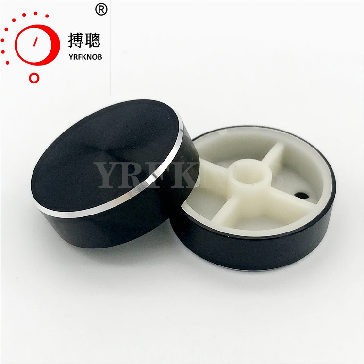 ����ҽ����е�ܲ�����Ħ�ε��ٱ��뿪����CD̫�������Ͻ���ťñ