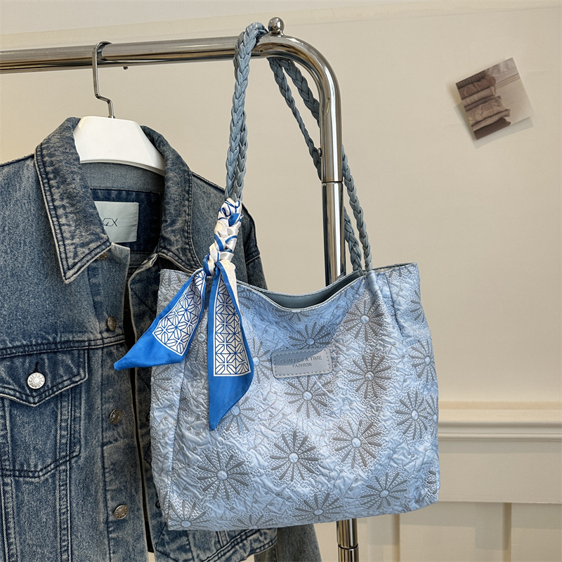 Bolso de gran capacidad, bolso de verano 2025, femenino, nicho para trabajar, estudiantes universitarios, textura de clase, bolso de viaje