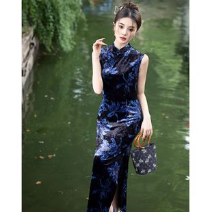 High-End New Chinoiserie Velvet Cheongsam, Slim Retro and Elegant Sleeveless Improved Cheongsam Dress