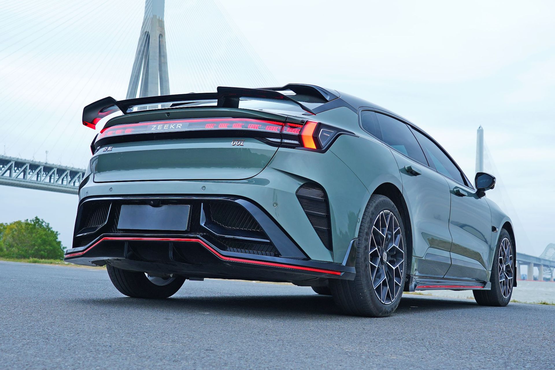Suitable for 21-26 model Zeekr 001 DC model wide-body modification front spoiler, side skirts, rear lip, and sporty rear wing kit