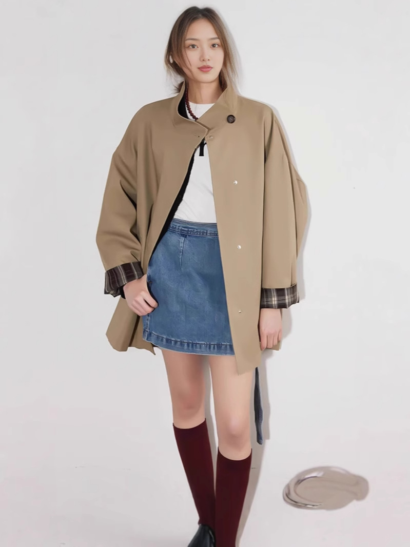Khaki autumn elegant trench coat for leisure