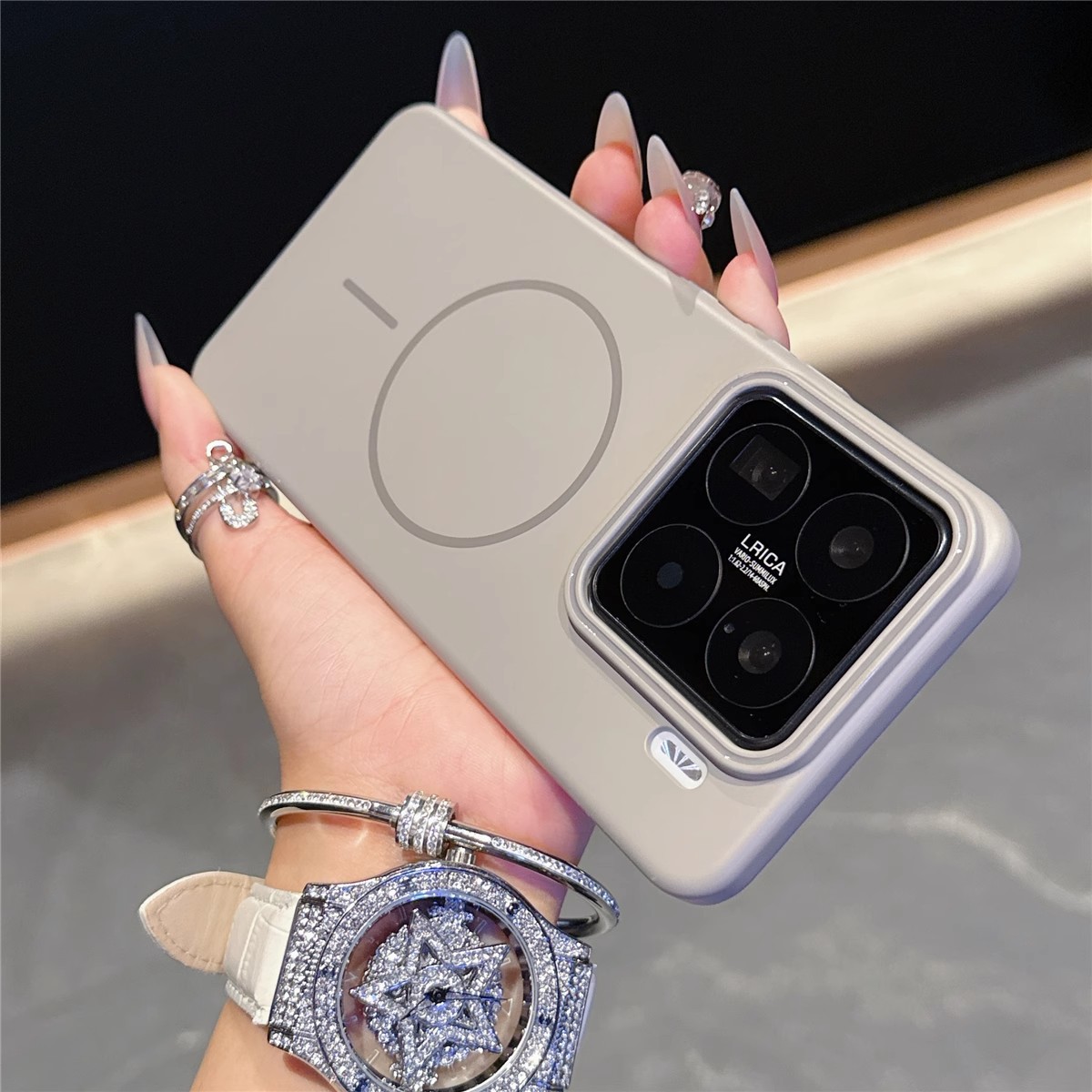 Titanium gray [soft skin feel + fine circle magnetic attraction]