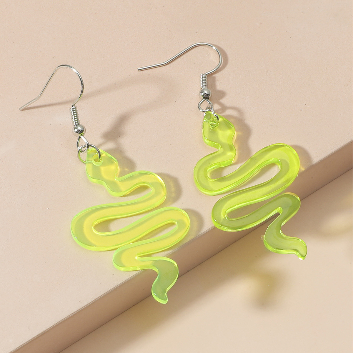 Nihaojewelry Fashion Snake-shaped Acrylic Transparent Earrings Wholesale Jewelry display picture 8