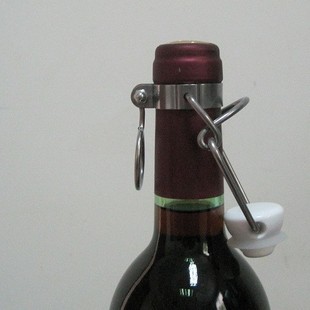 Red wine bottle screw steel ring buckle simple swing bottle cap