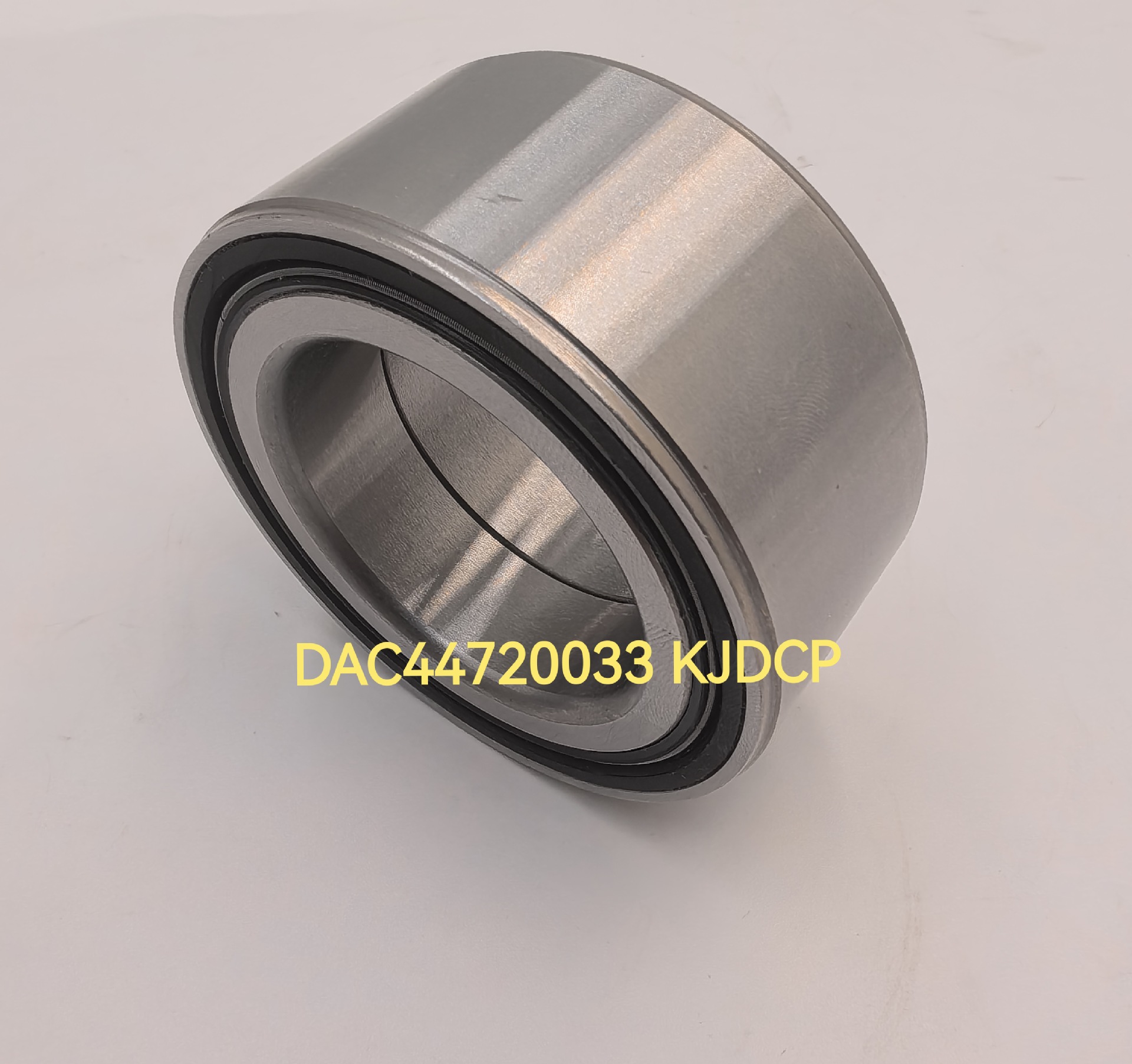 Automotive wheel hub bearings, tapered roller bearings, cylindrical roller bearings, clutch bearings