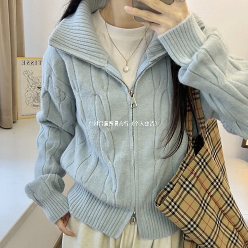 High-neck double-zipper cable-knit cardigan for women, 2026 autumn/winter new style, thickened sweater coat with tags High-neck double-zipper cable-knit cardigan for women, 2026 autumn/winter new style, thickened sweater coat with tags