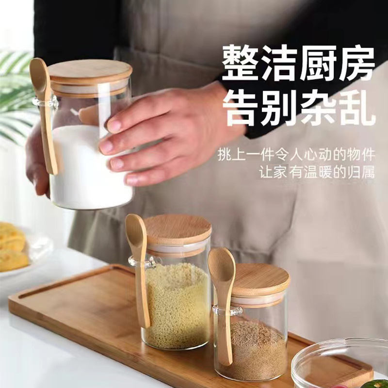 Hogar tapa de bambú con cuchara de vidrio condimento tarro cocina condimento vidrio sellado frasco de almacenamiento transparente al por mayor
