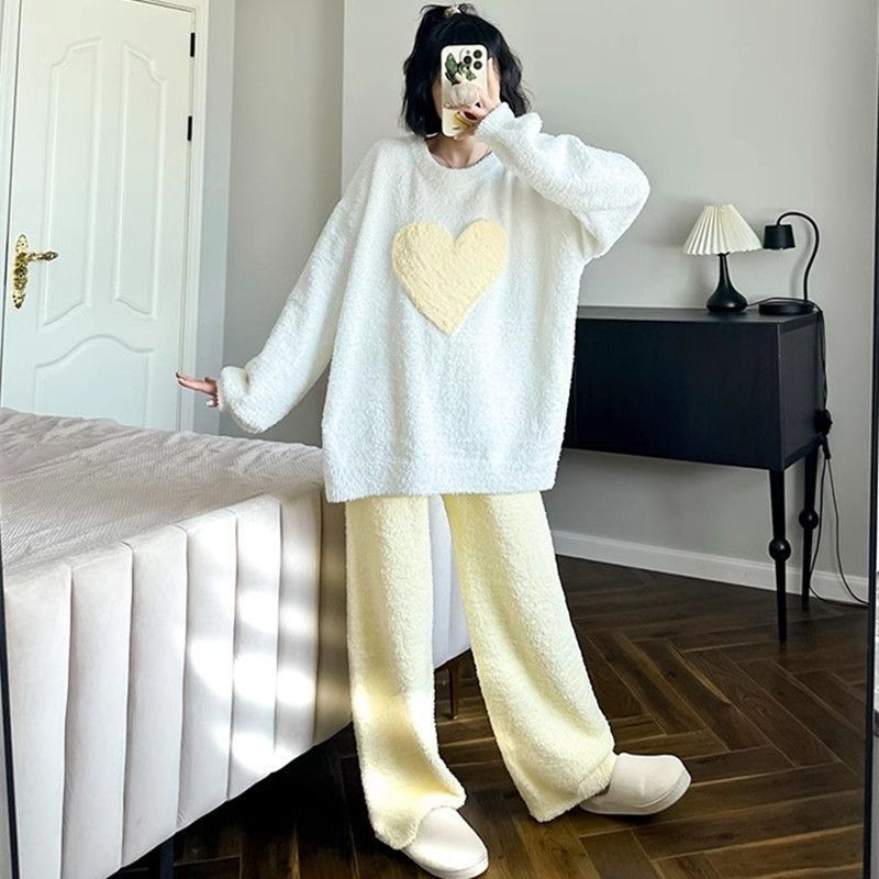 Al por mayor transfronterizo nuevo amor de invierno cuello redondo chaqueta mitad pijama de terciopelo caricatura dulce ropa cálida para el hogar