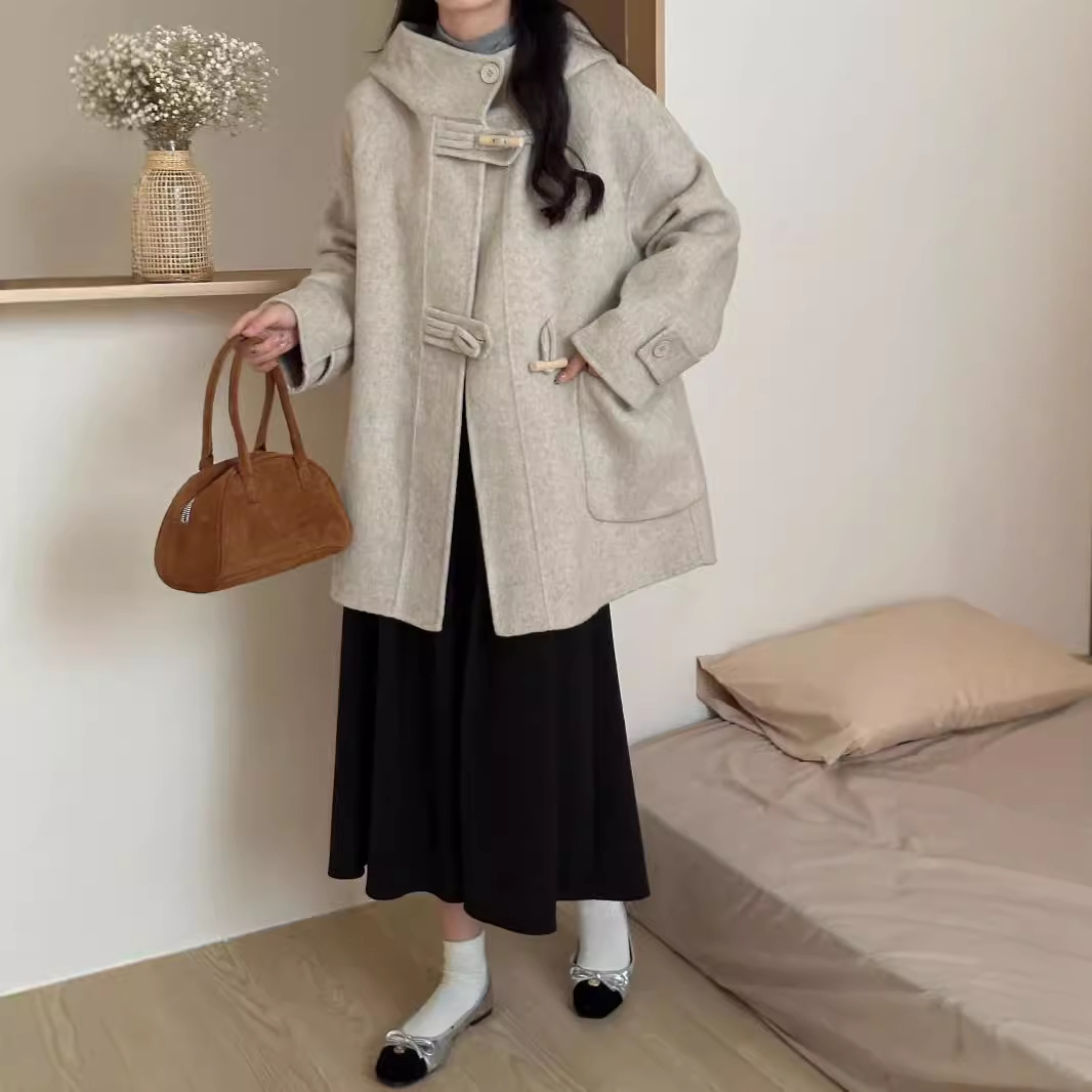 秋冬新款韩版连帽宽松双面羊毛大衣高级感短款牛角扣羊毛呢外套女