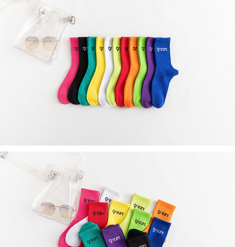 Women's Casual Simple Style Letter Cotton Crew Socks A Pair display picture 1
