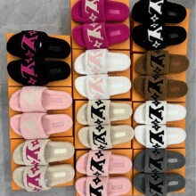 ëë��Ů�⴩2025����С��߼���Ůʿ�ɐ����Ƥëһ�w��Ь���q