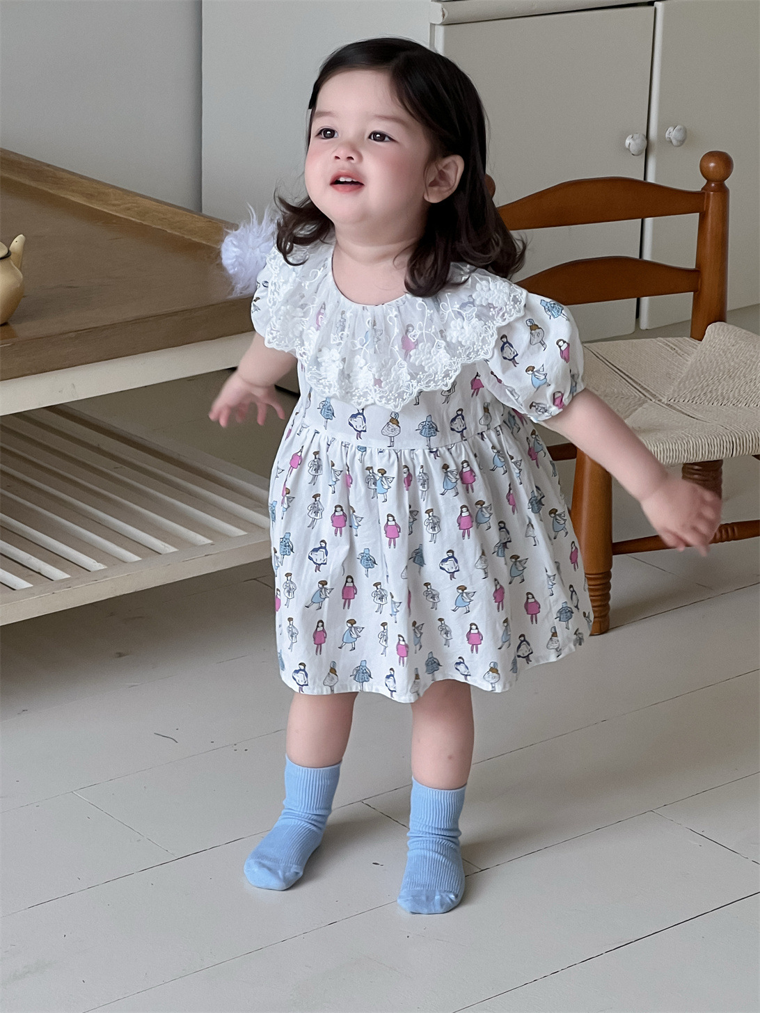 Vestido de princesa de manga corta de verano para niñas Estilo delgado Ropa para niños coreanos Ropa para niños 2025 Nuevo vestido de pedo de bolso de bebé