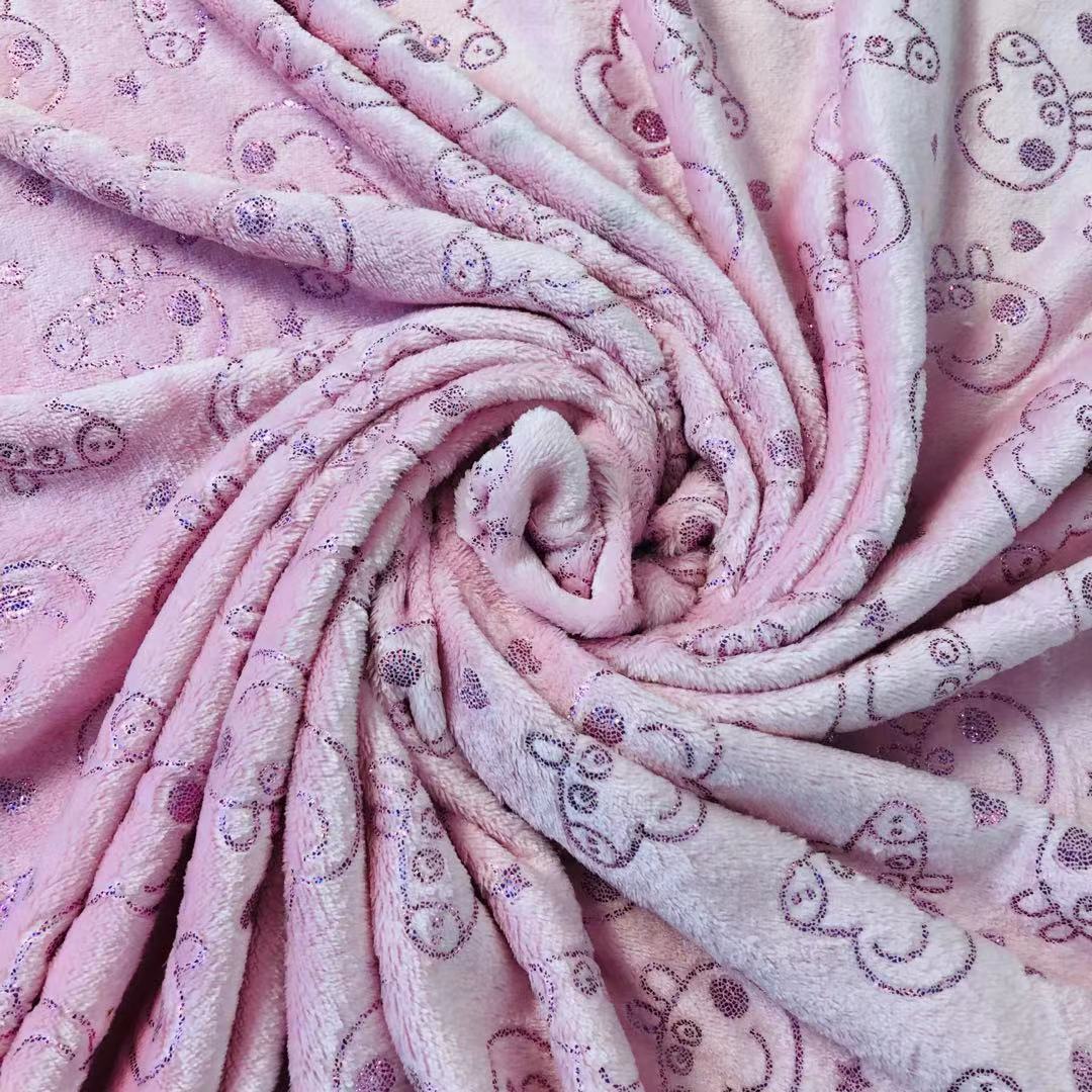 2021新款双面小猪法兰绒烫金面料儿童盖毯毛毯家居服睡衣面料