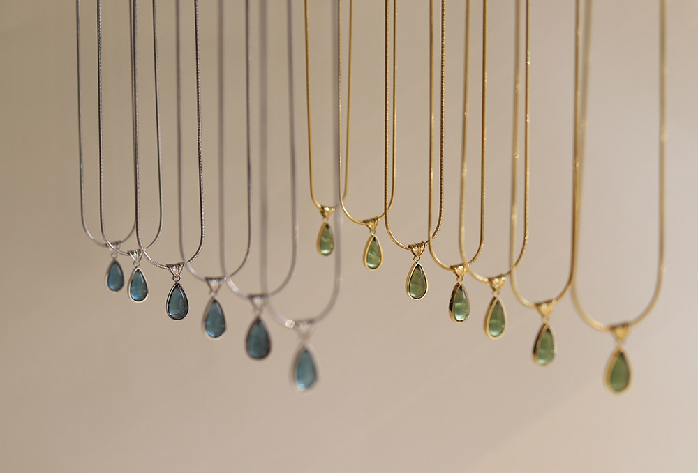 9g Weight 0.05µm-0.08µm Gold Plating Thickness PVD Coated Gold Plating Process Real Gold Plated Plating Material 304 Stainless Steel Pendant Material Glass Inlay Material Necklace Classification 304 Stainless Steel Chain Material snake chain Chain Type Holiday Occasion 304 Stainless Steel Material Water Droplets Pattern Women'S Gender Fashion Style Waterproof Non Tarnish, Metal Craft PVD Coated Real Gold Plated 18K Gold Water Droplets 304 Stainless Steel Fashion Waterproof Non Tarnish 304 Stainless Steel Necklace