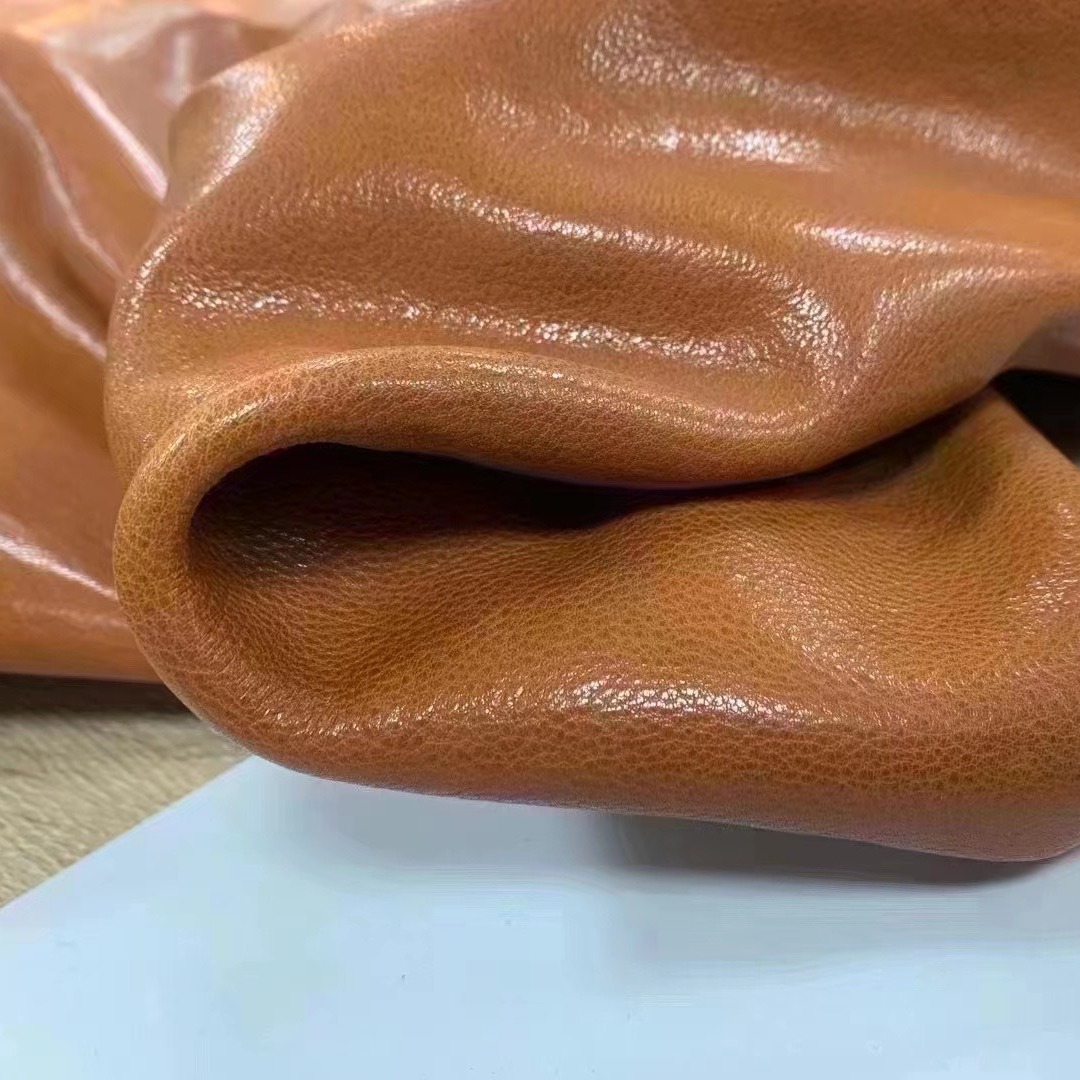 头层棕色植鞣甩纹牛皮 厚度1.68，张约20/25尺 18元/尺