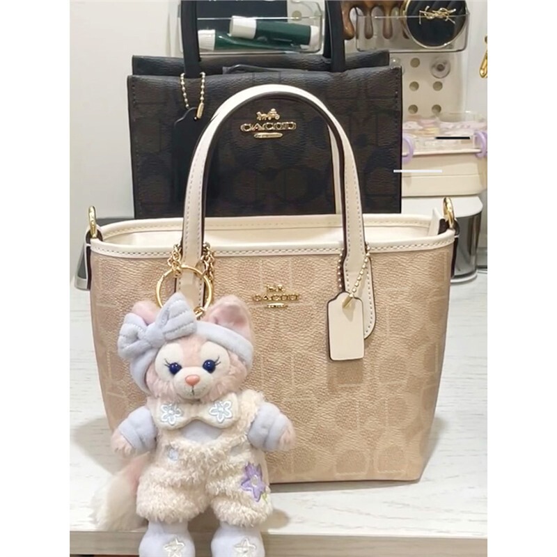 Hong Kong Genuine 2025 New Luxury Leather Women's Bag with Monogram Tote Design, Versatile Shoulder, Crossbody, and Handbag Small Bag Hong Kong Genuine 2025 New Luxury Leather Women's Bag with Monogram Tote Design, Versatile Shoulder, Crossbody, and Handbag Small Bag