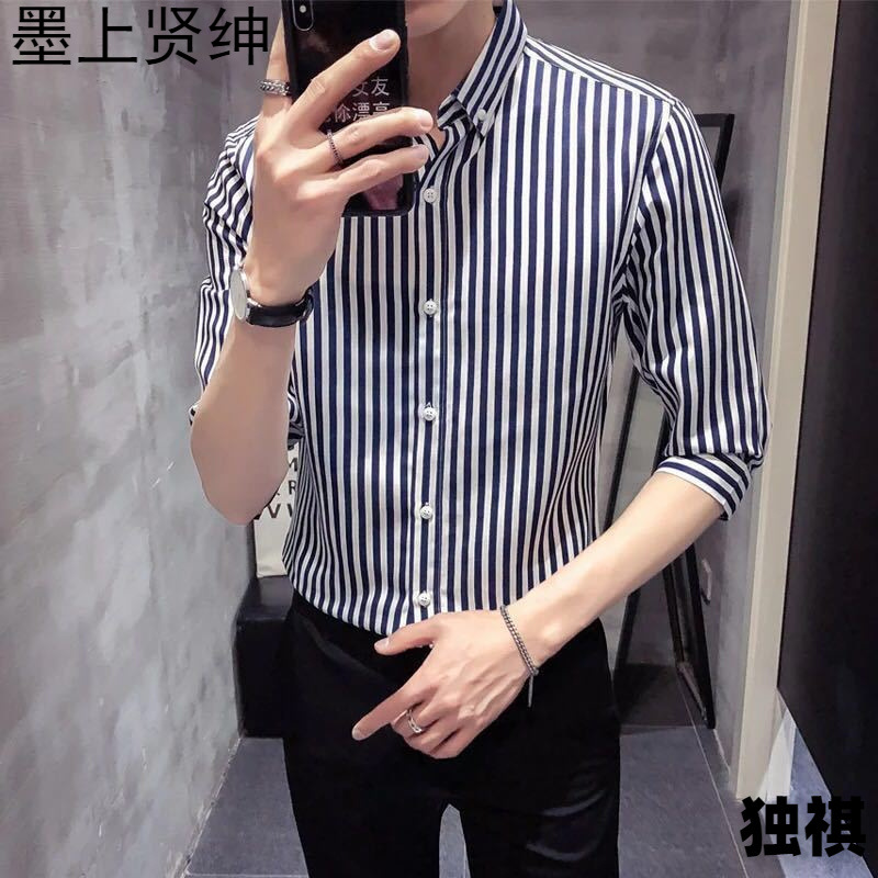 Camisa de manga corta para hombre de nuevo estilo verano estilo delgado estilo coreano delgado camisa a rayas de manga tres cuartos camisa de media manga para hombre joven