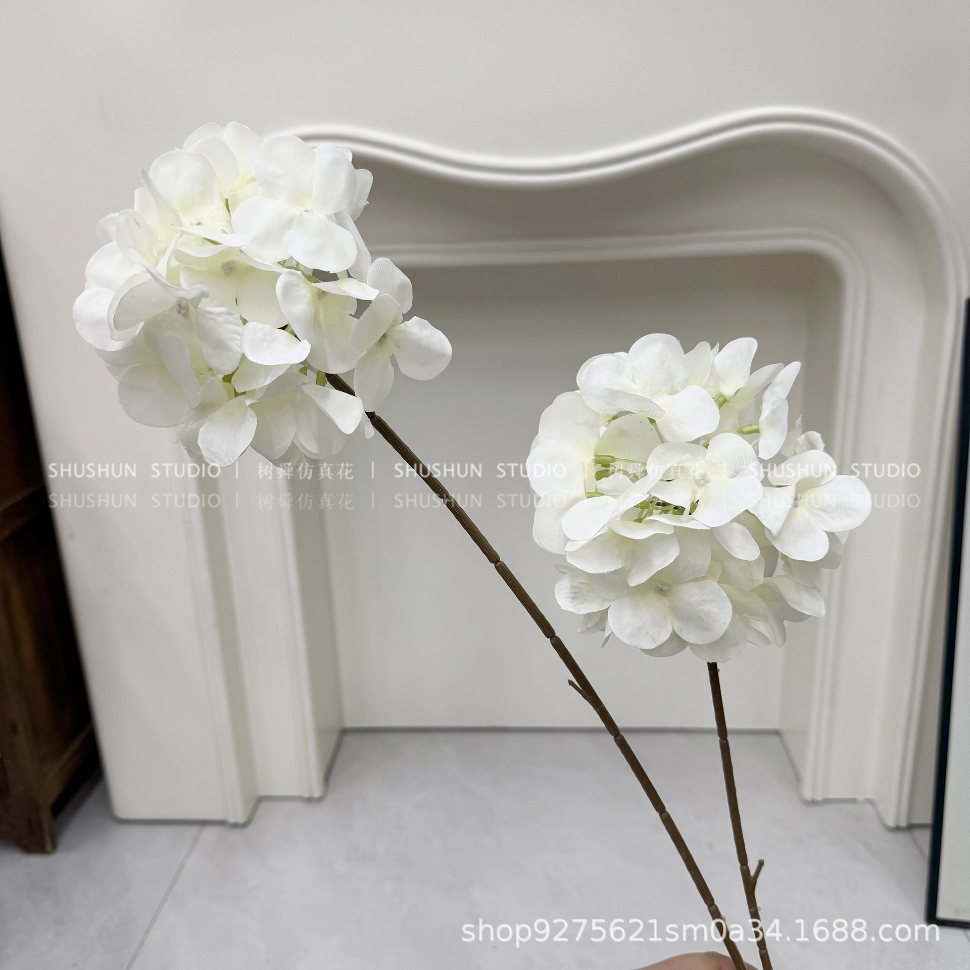 2 cabezas de hortensia-blanco lechoso